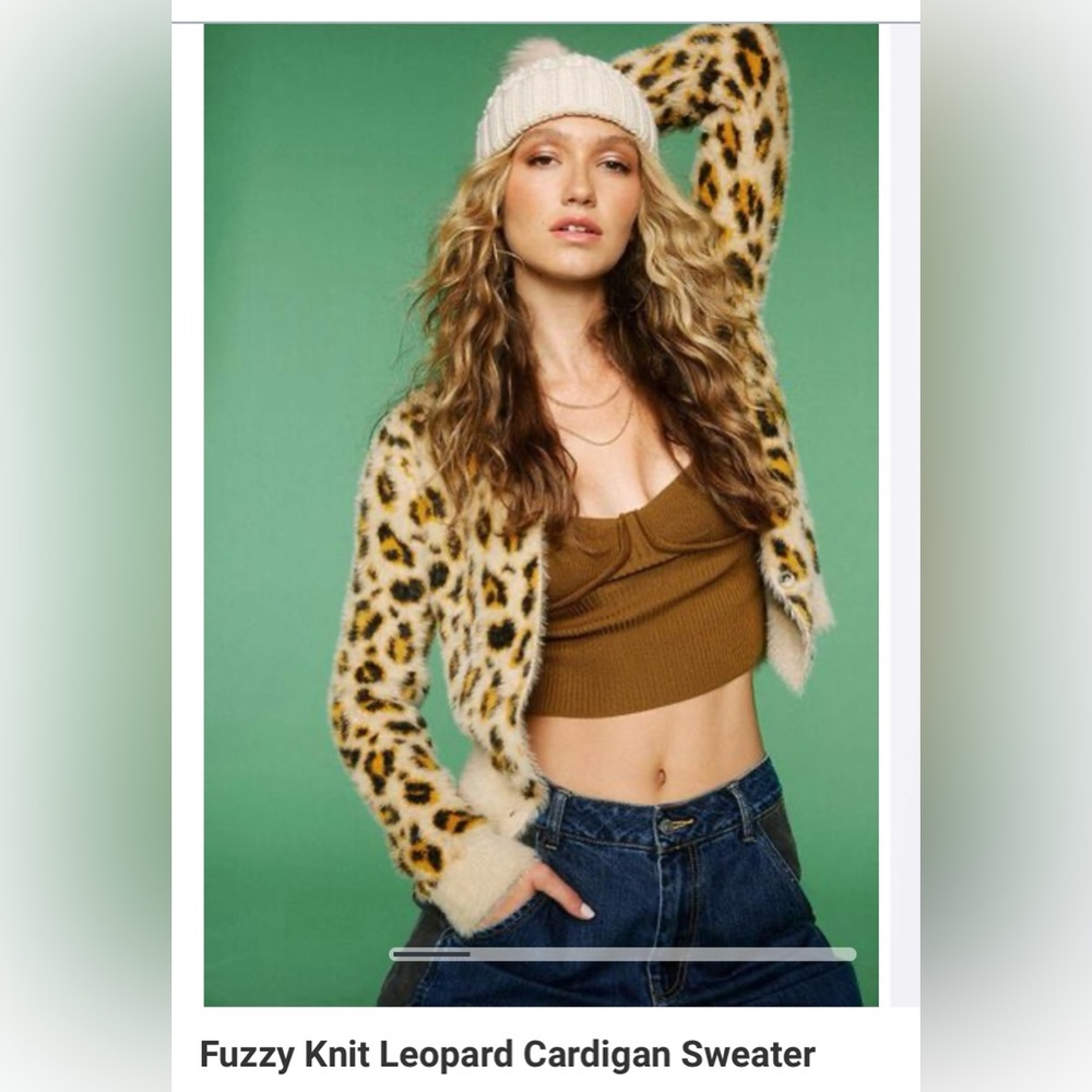 Forever 21 fuzzy leopard cardigan. Never worn size L
